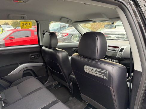 Used 2010 Mitsubishi Outlander XLS image 10