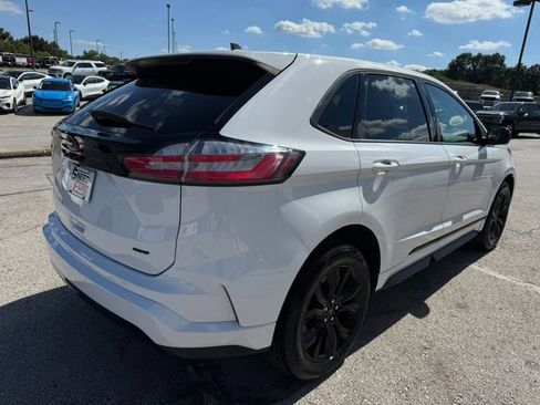 Used 2022 Ford Edge SE w/ Black Appearance Package image 7