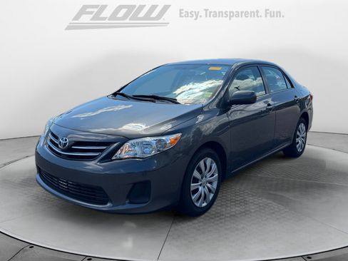 Used 2013 Toyota Corolla LE FWD image 3