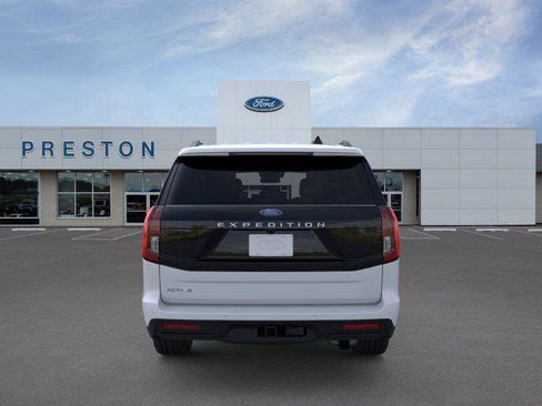 New 2026 Ford Expedition Active image 5