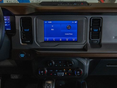 Used 2023 Ford Bronco Outer Banks AWD/4WD image 4