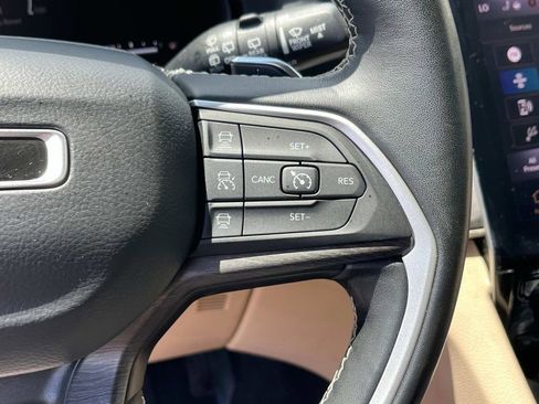 Used 2022 Jeep Grand Cherokee L Limited image 34