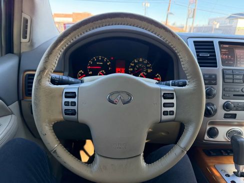 Used 2010 INFINITI QX56 4WD w/ Technology Pkg image 17