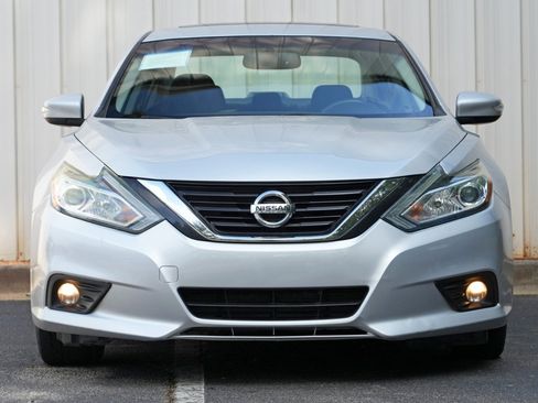 Used 2018 Nissan Altima 2.5 SV w/ 2.5 SV Technology Package FWD image 6
