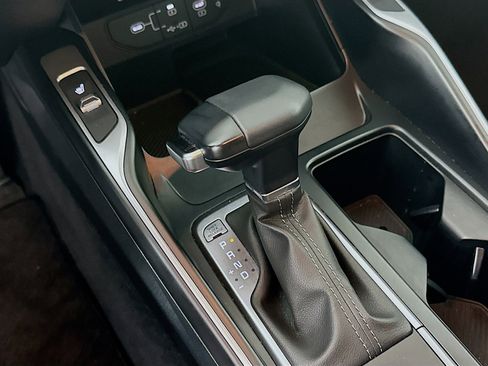 Used 2024 Kia Sorento S image 25