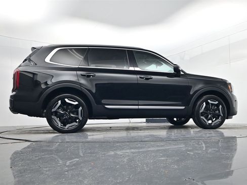 New 2025 Kia Telluride S image 40
