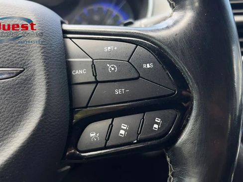 Used 2019 Chrysler Pacifica Touring Plus w/ Advanced Safetytec Group FWD image 34