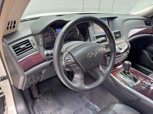 Used 2019 INFINITI Q70 Luxe RWD image 13