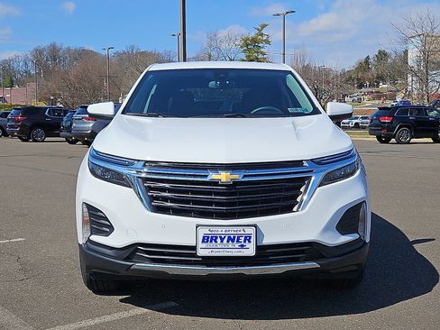 Used 2023 Chevrolet Equinox LT image 2