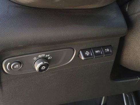 Used 2023 Buick Envision Essence w/ Technology Package I image 28