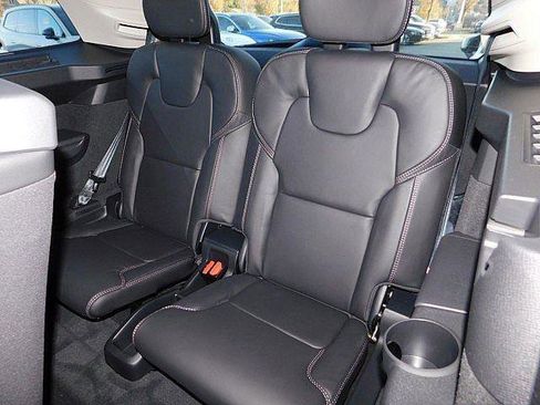 New 2026 Volvo XC90 T8 Ultra w/ Protection Package Premier AWD/4WD image 12