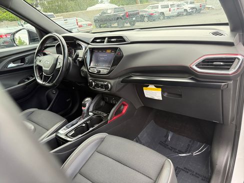 Used 2021 Chevrolet TrailBlazer RS w/ Sun and Liftgate Package AWD/4WD image 31