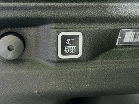 Used 2024 Jeep Grand Cherokee L Limited w/ Luxury Tech Group II image 32