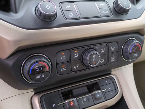 Certified 2022 GMC Acadia Denali w/ Denali Technology Package image 20