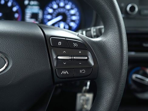 Used 2022 Hyundai Kona SE image 26