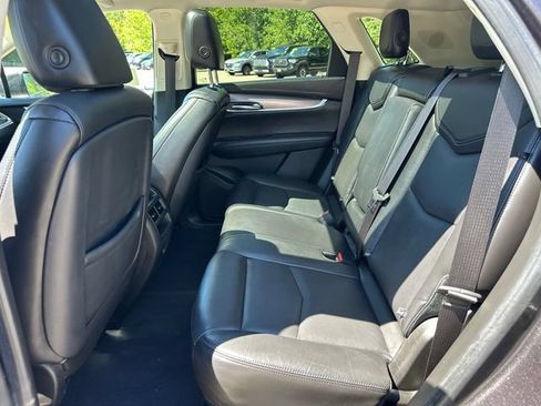 Used 2018 Cadillac XT5 Luxury w/ Driver Awareness Package AWD/4WD image 18
