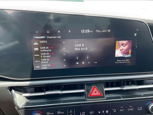 Used 2024 Kia Niro EX FWD image 32
