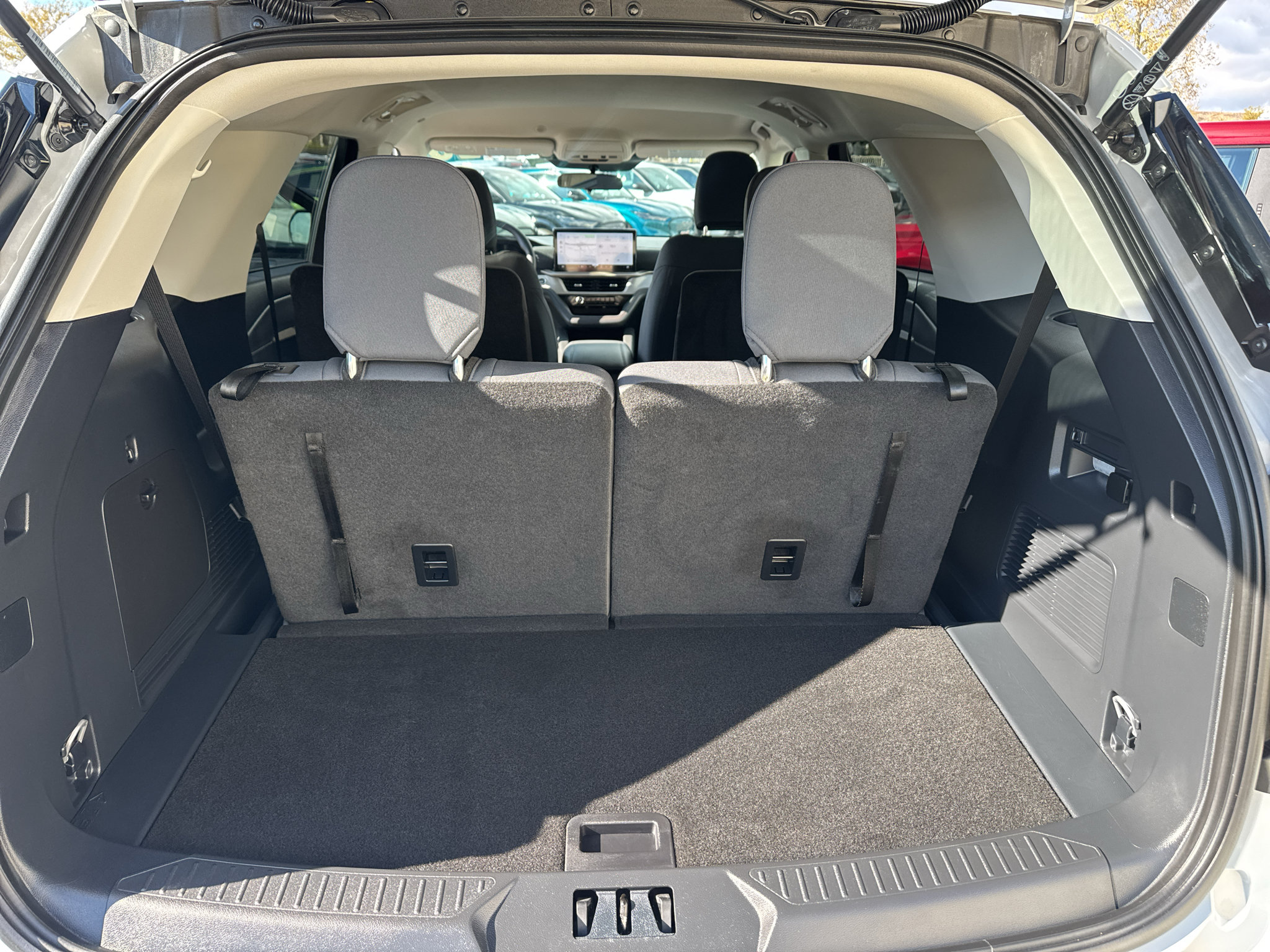 Used 2026 Ford Explorer Active RWD image 18