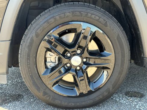 Used 2023 Jeep Compass Latitude w/ Convenience Group AWD/4WD image 12