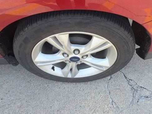Used 2014 Ford Focus SE FWD image 21