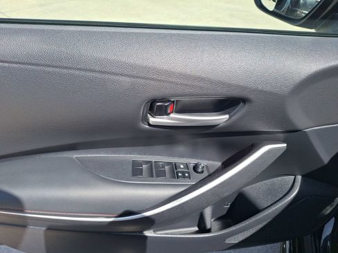 Used 2025 Toyota Corolla SE FWD image 17