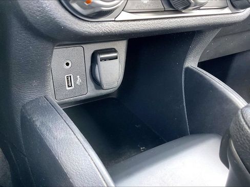 Used 2023 Nissan Versa S FWD image 25