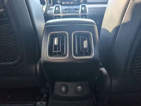 Used 2021 Kia Sorento EX image 12