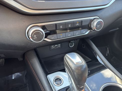 Used 2023 Nissan Altima 2.5 SR FWD image 22