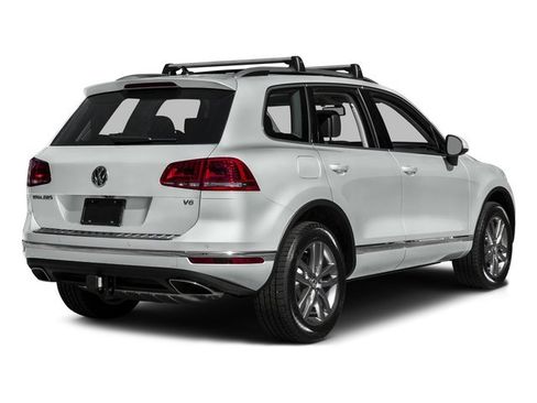 Used 2016 Volkswagen Touareg VR6 AWD/4WD image 2