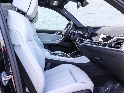 Used 2026 BMW X5 sDrive40i w/ M Sport Package image 16