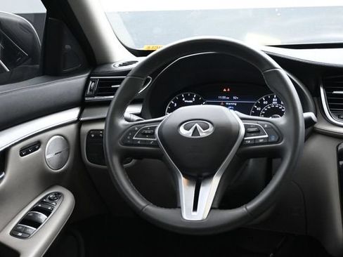 Used 2023 INFINITI QX50 Luxe w/ Accent Package FWD image 13