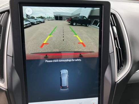 Used 2022 Ford Edge SEL w/ Convenience Package image 12