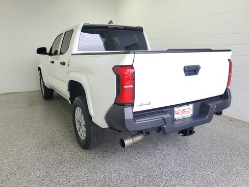 Used 2024 Toyota Tacoma SR AWD/4WD image 4