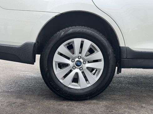 Used 2017 Subaru Outback 2.5i Premium image 14