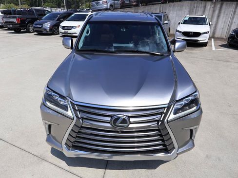 Used 2016 Lexus LX 570 4WD w/ Luxury Package image 11