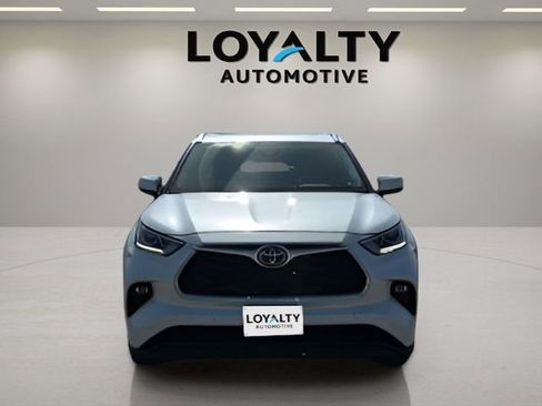 Used 2022 Toyota Highlander Limited image 8