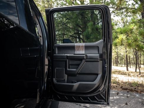 Used 2019 Ford F250 Lariat w/ Lariat Ultimate Package AWD/4WD image 29