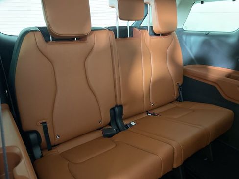 New 2026 Kia Carnival EX image 18