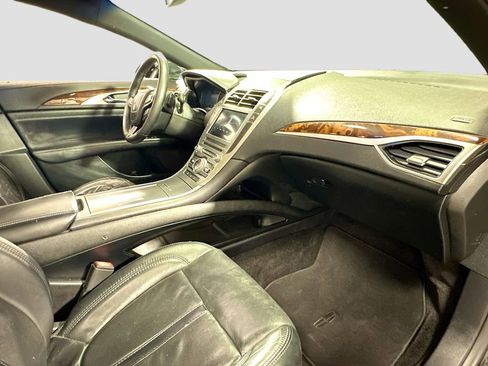 Used 2017 Lincoln MKZ Reserve image 30