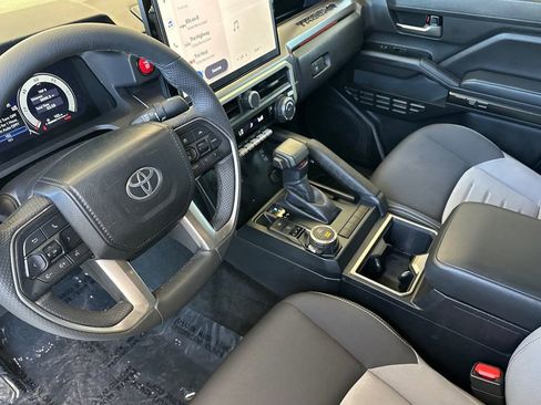 Used 2024 Toyota Tacoma TRD Sport image 10