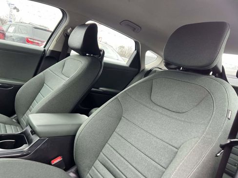 Used 2025 Kia K4 EX image 11