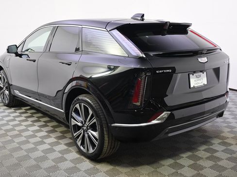 New 2026 Cadillac Optiq Luxury 2 image 3