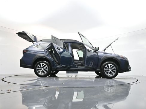 Used 2025 Subaru Outback Premium w/ Popular Package #1 image 39