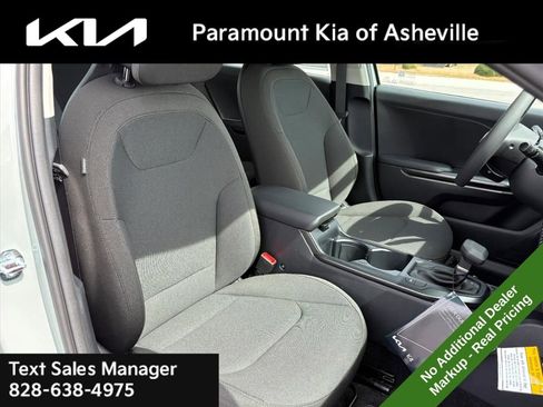 New 2026 Kia K4 LXS image 18