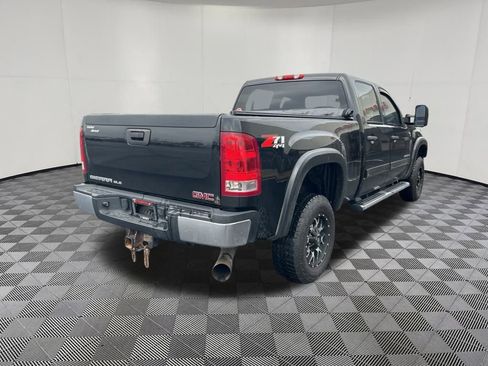Used 2014 GMC Sierra 2500 SLE w/ Suspension Package, Off-Road image 5