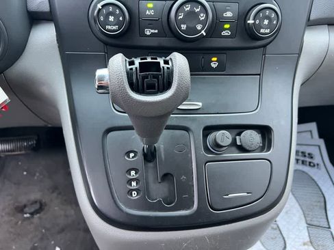 Used 2012 Kia Sedona LX w/ PWR Pkg image 26