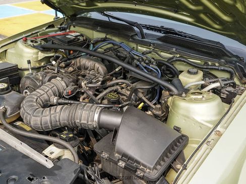 Used 2005 Ford Mustang Convertible RWD image 25