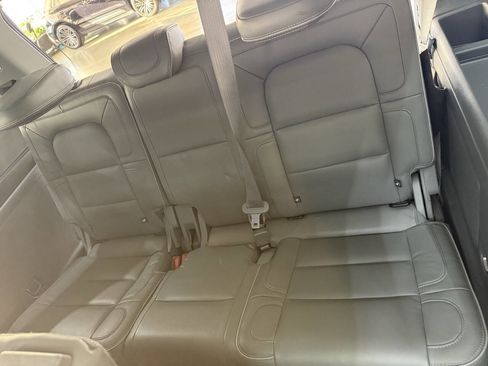 Used 2019 Lincoln Navigator Reserve image 37