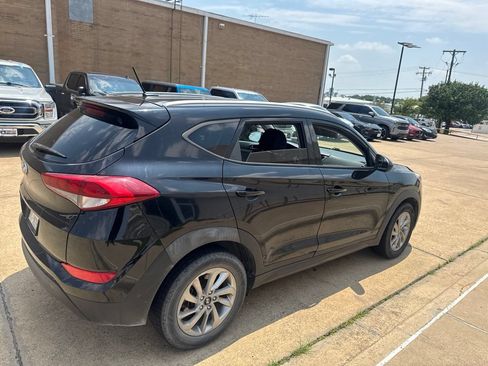Used 2016 Hyundai Tucson SE w/ Option Group 02 FWD image 4
