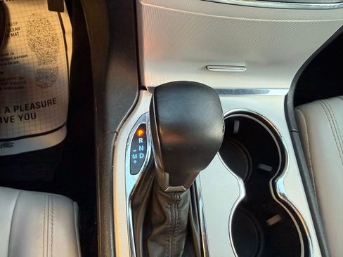 Used 2018 Jeep Grand Cherokee Limited image 31